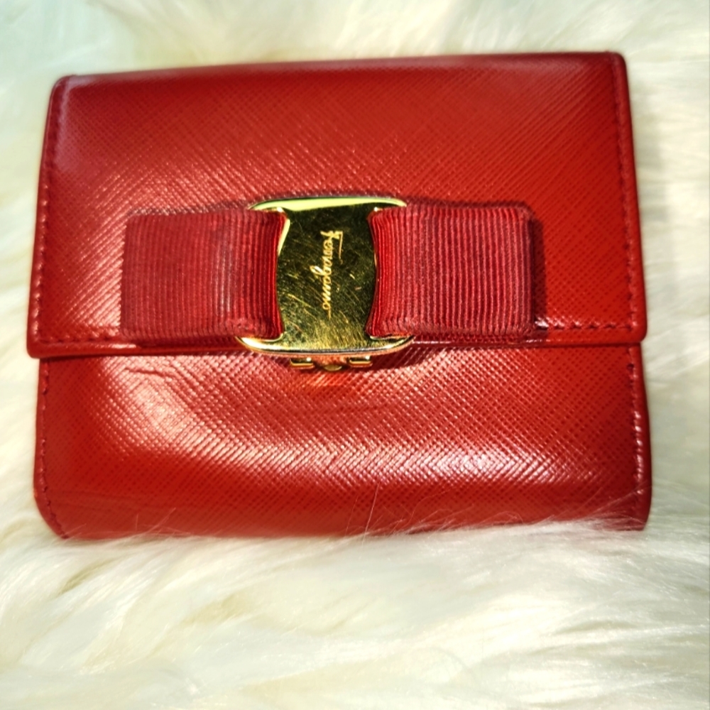 Salvatore Ferragamo Vara Wallet (1-13-A136) - Picture 14 of 16